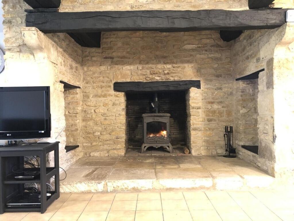 Blacksmiths Cottage In Blanzay - 3 Beds Exteriér fotografie